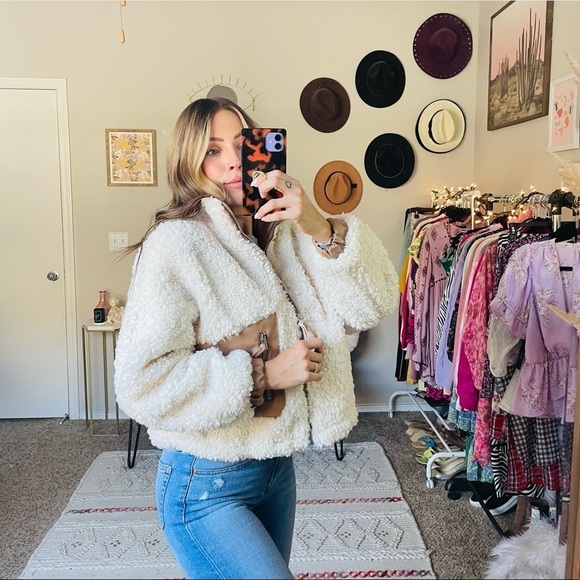 BlankNYC Faux Shearling Leather Bomber Jacket - Picture 5 of 9